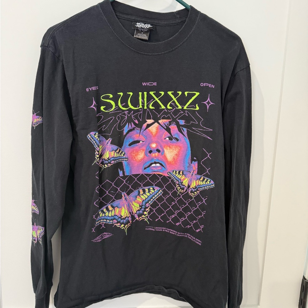Swixxz graphic long sleeve tee size medium